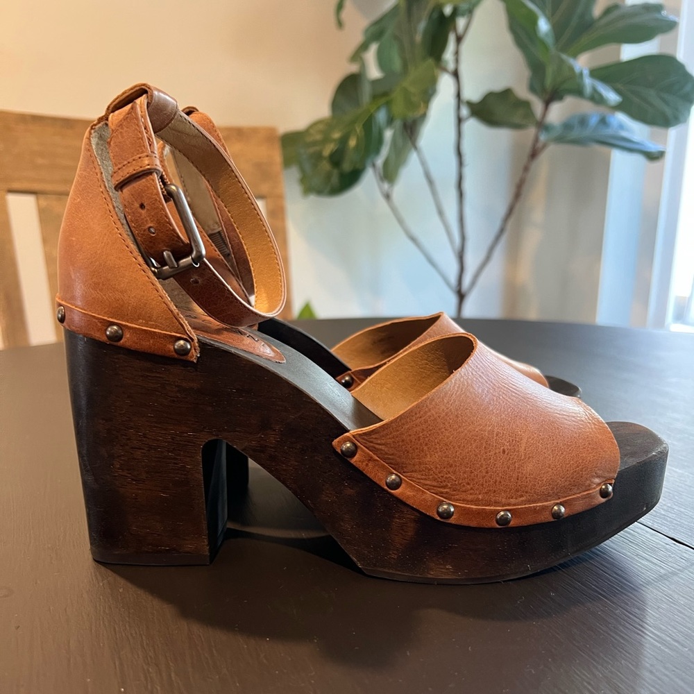 Lucky Brand Nelora Leather Clog